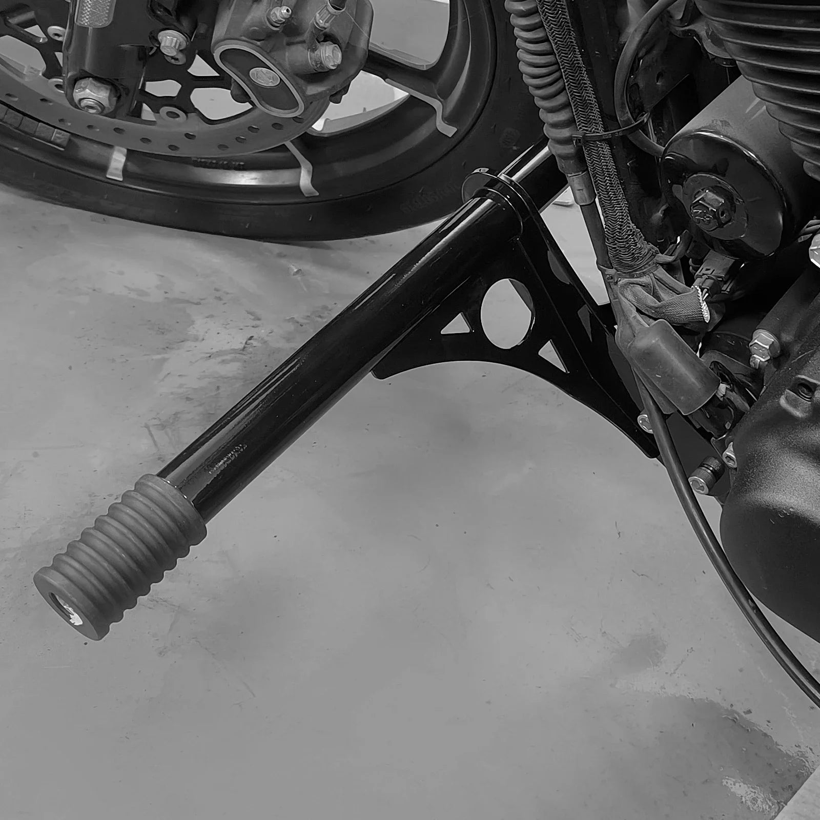 Motorcycle Front Crash Bar Highway Engine Guard Steel Falling Protection For Harley Sportster XL 883 1200 Iron 48 Roadster 04-22
